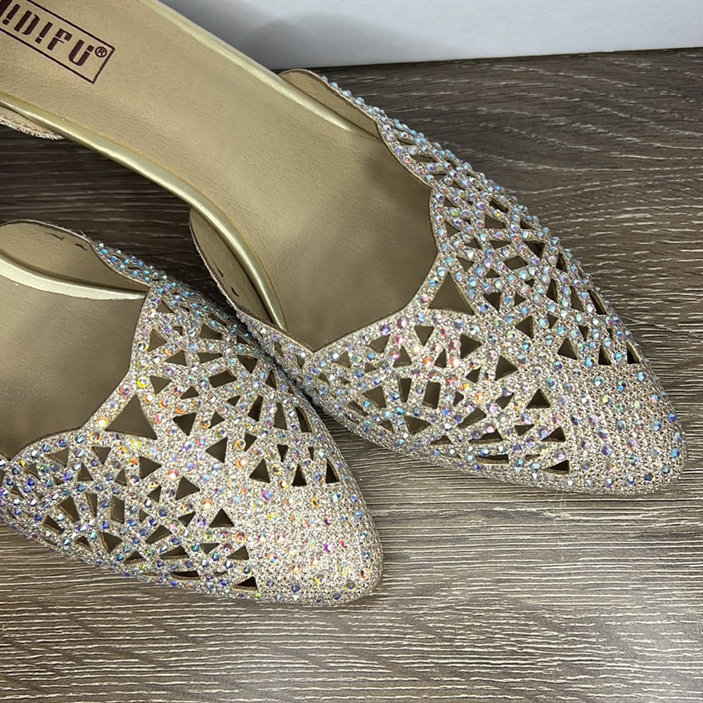 Gold Iridescent Closed Toe Heels - Picture 5 of 8